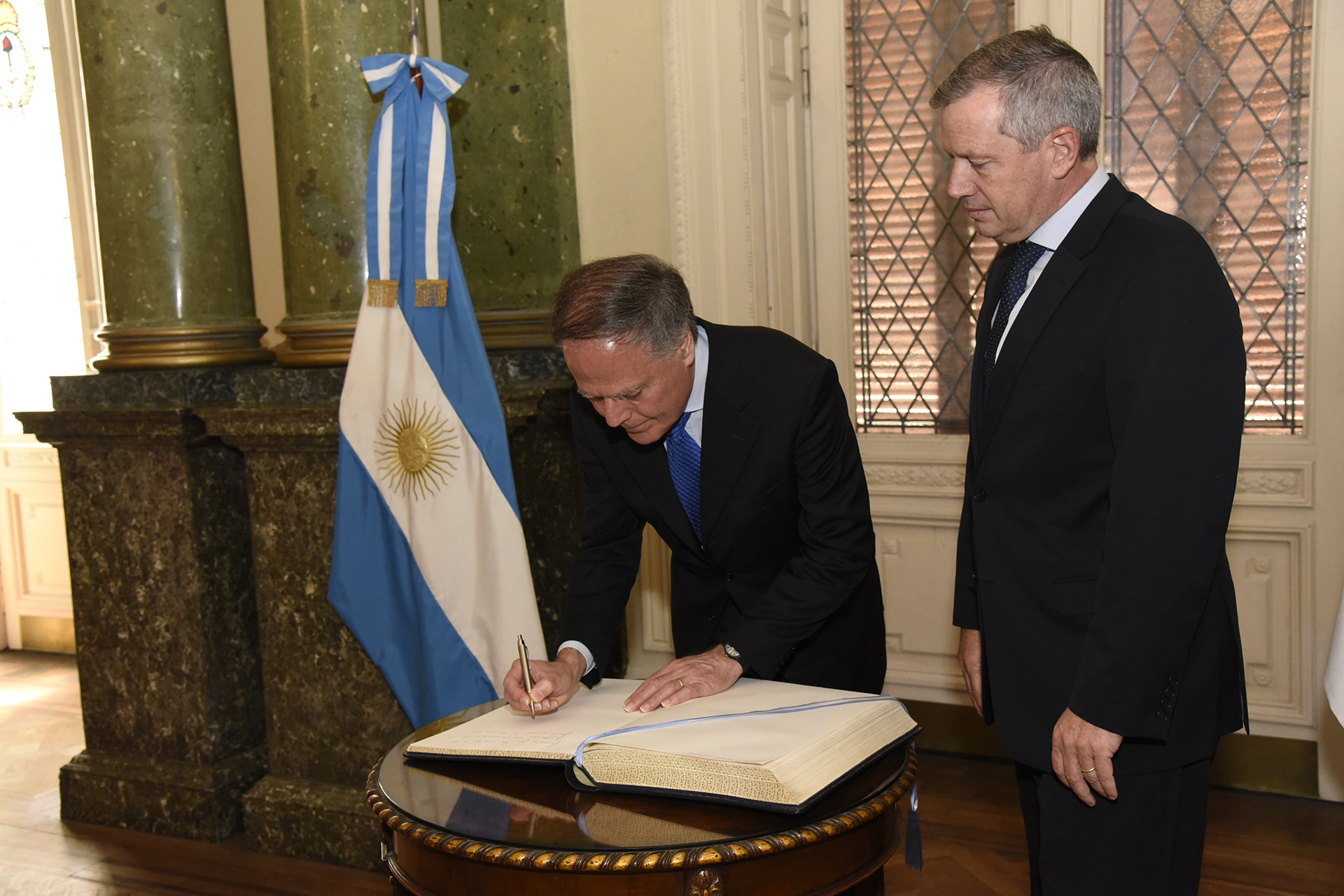 Galeria de imagenes de la noticia MONZÓ RECIBIÓ EN LA CÁMARA DE DIPUTADOS AL CANCILLER DE LA REPÚBLICA ITALIANA 